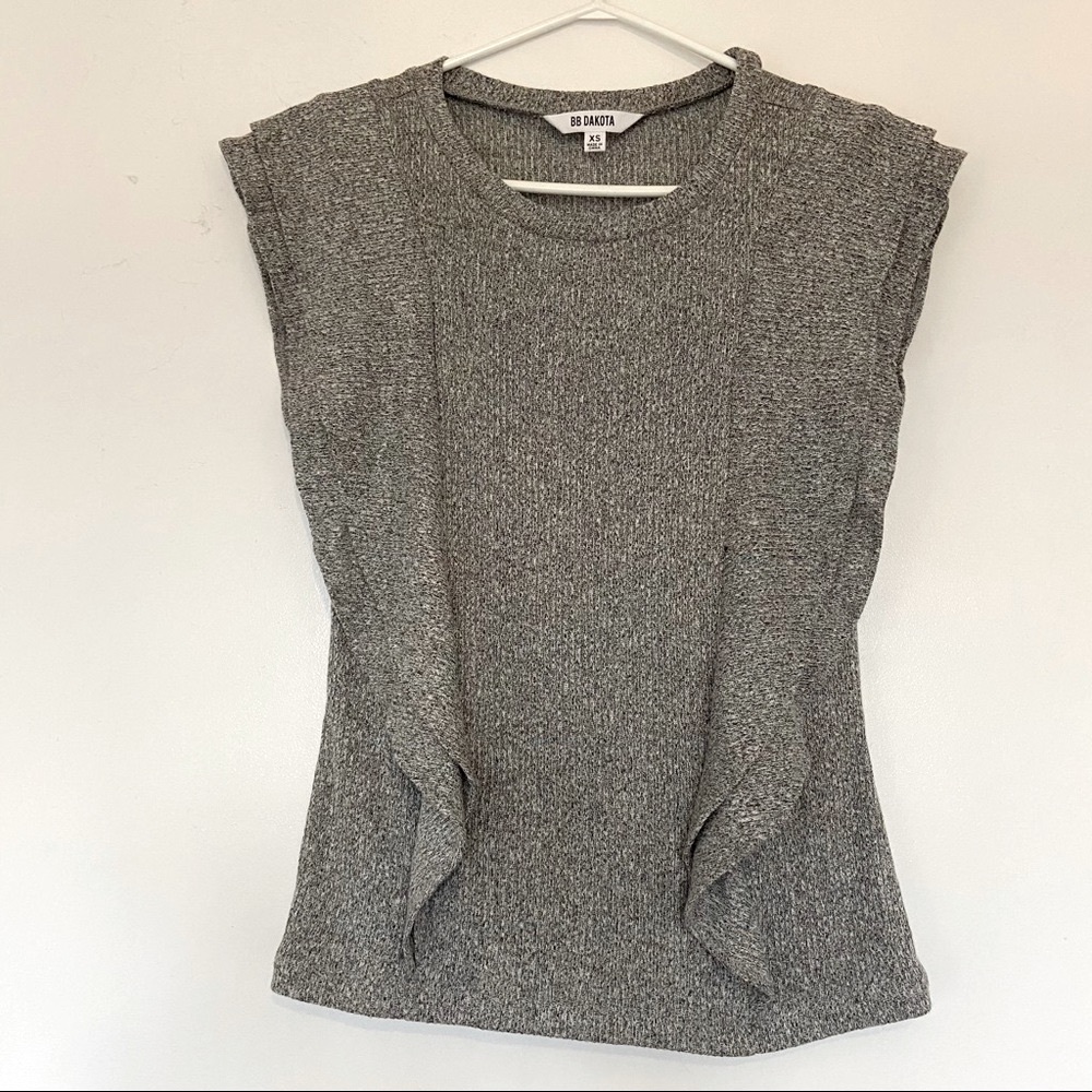 BB Dakota | B&W Cap Sleeve w Ruffle Detail